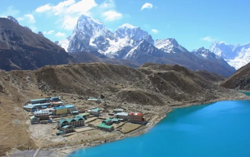 beautiful-view-of-gokyo-lake